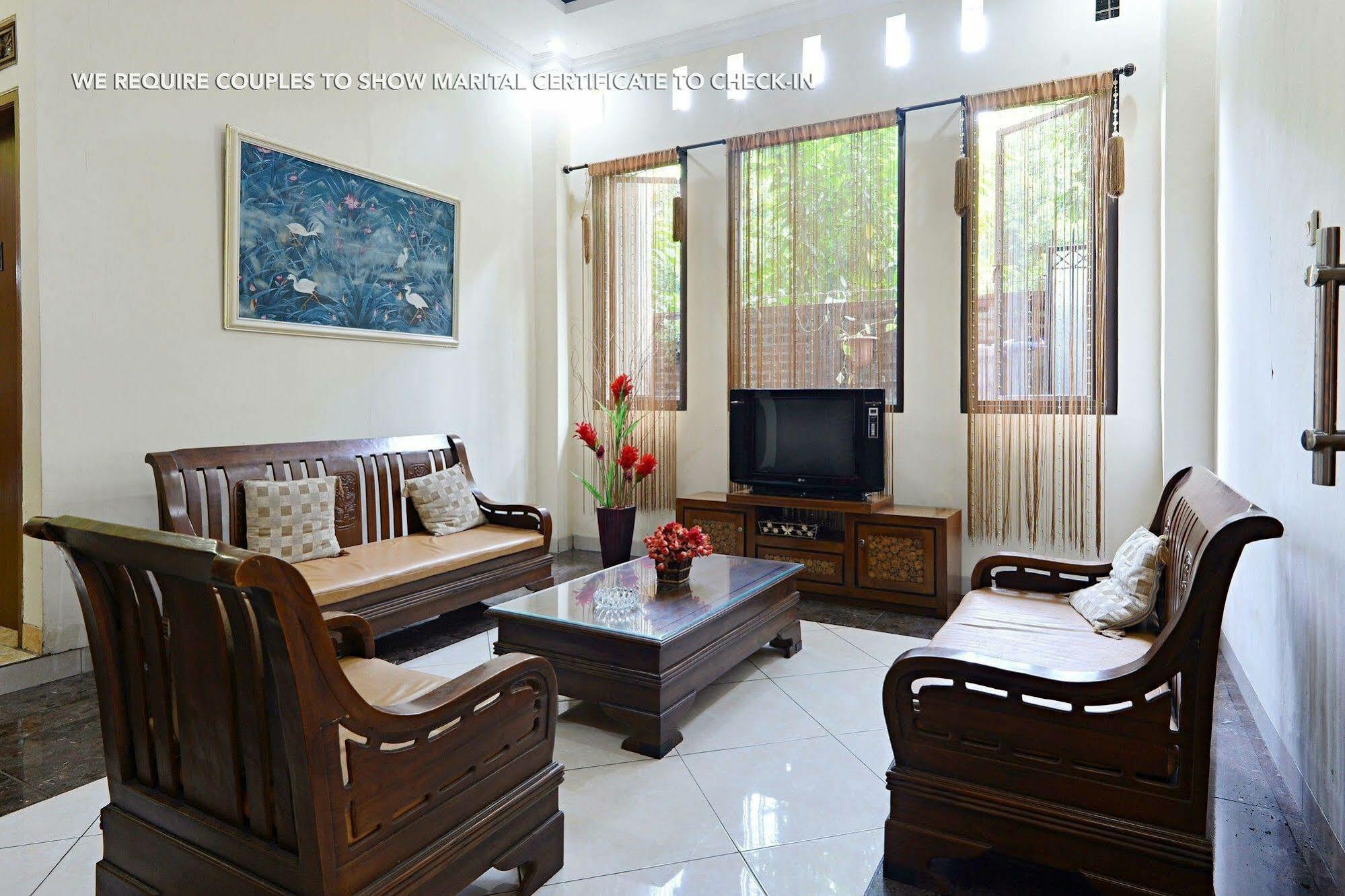 Zen Rooms Antapani Syariah Bandung Eksteriør bilde